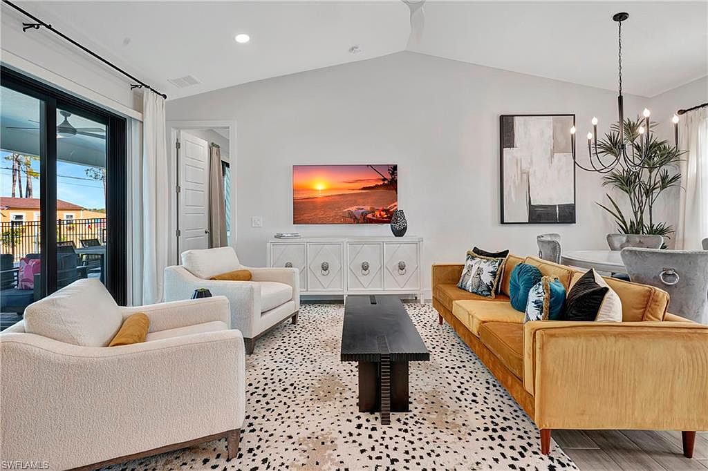 23272 W El Dorado AVE