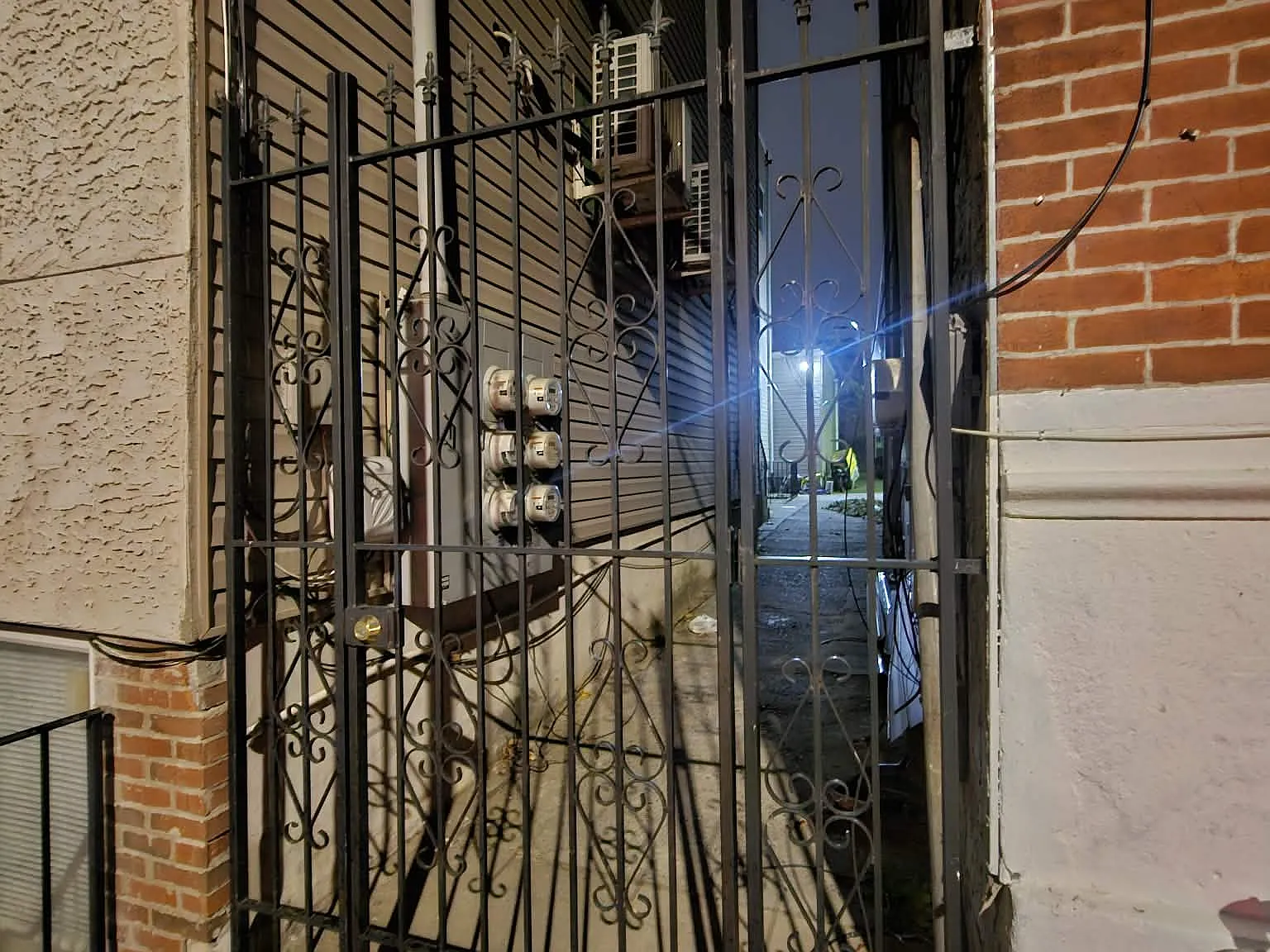 2 bed, $1,200 — Photo 2