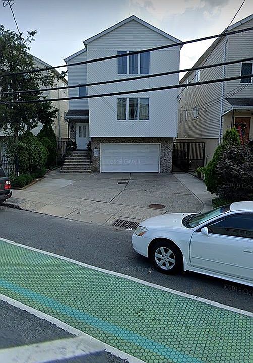 2nd image of 28 Adams St