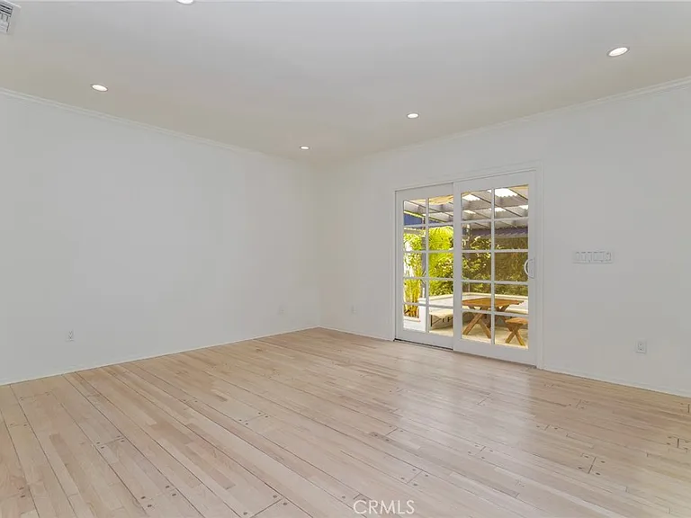 1332 Pearl St — Photo 15