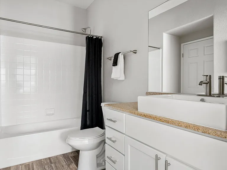 Bathroom in 2 Bedroom/2 Bath Floorplan