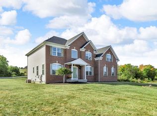59 Luthien Forest Rd, New Windsor, NY 12553