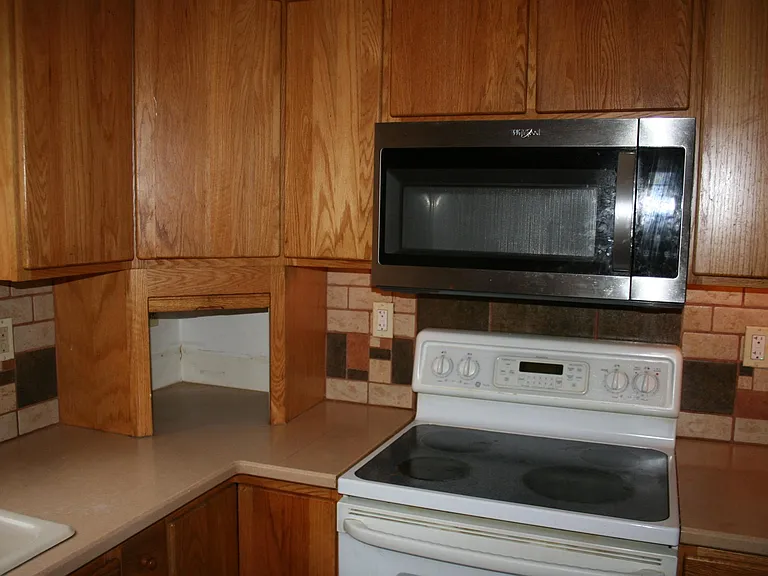 208 Prospect Ave — Photo 18