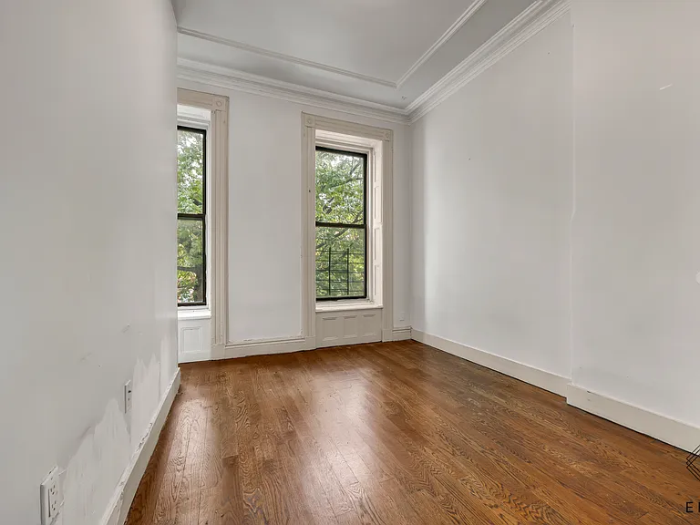 629 Willoughby Ave #2B — Photo 9