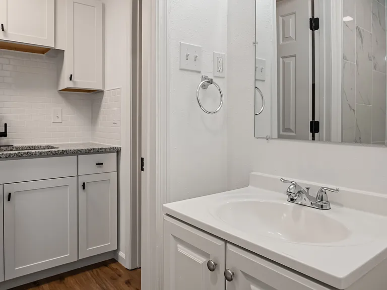 1925 Grayson St #4 — Photo 7
