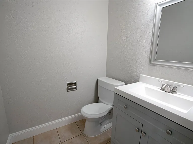 2203 Sheraton Dr — Photo 9