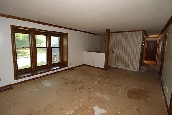 4th image of 6707 Upper 28th St N
