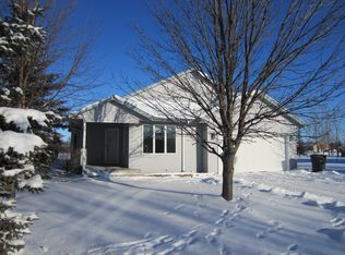 5025 West Elm Ct, Grand Forks, ND 58203