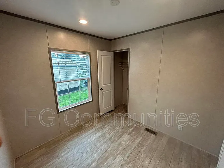 129 Sides Meadow Dr #4 — Photo 12