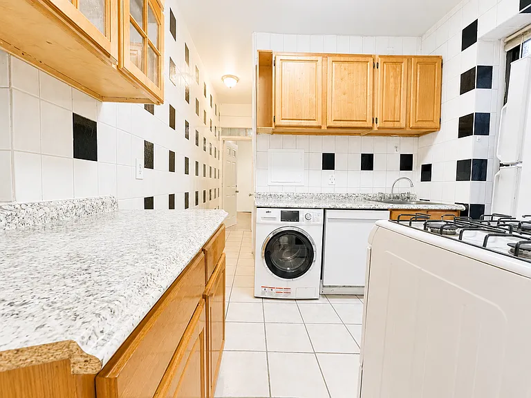 182 Claremont Ave #2 — Photo 9