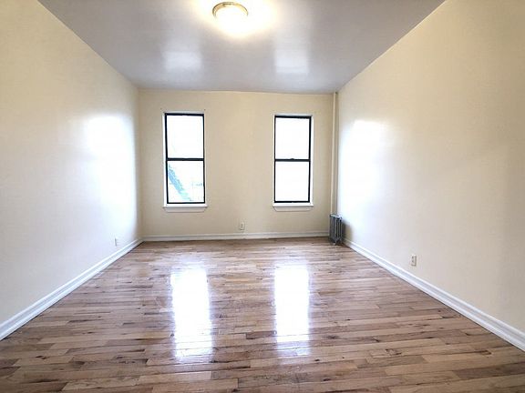 3rd image of 238 Fort Washington Ave APT 54