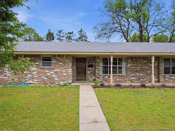 2nd image of 2509 SE Quail Pl