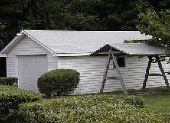 Detached Garage