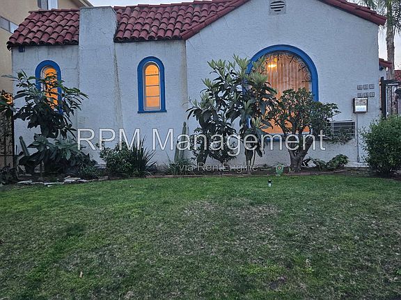 2nd image of 831 1/3 N Formosa Ave #831-1/3