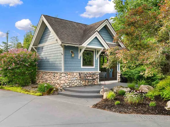 2095 Windover Dr #332, Petoskey, MI 49770