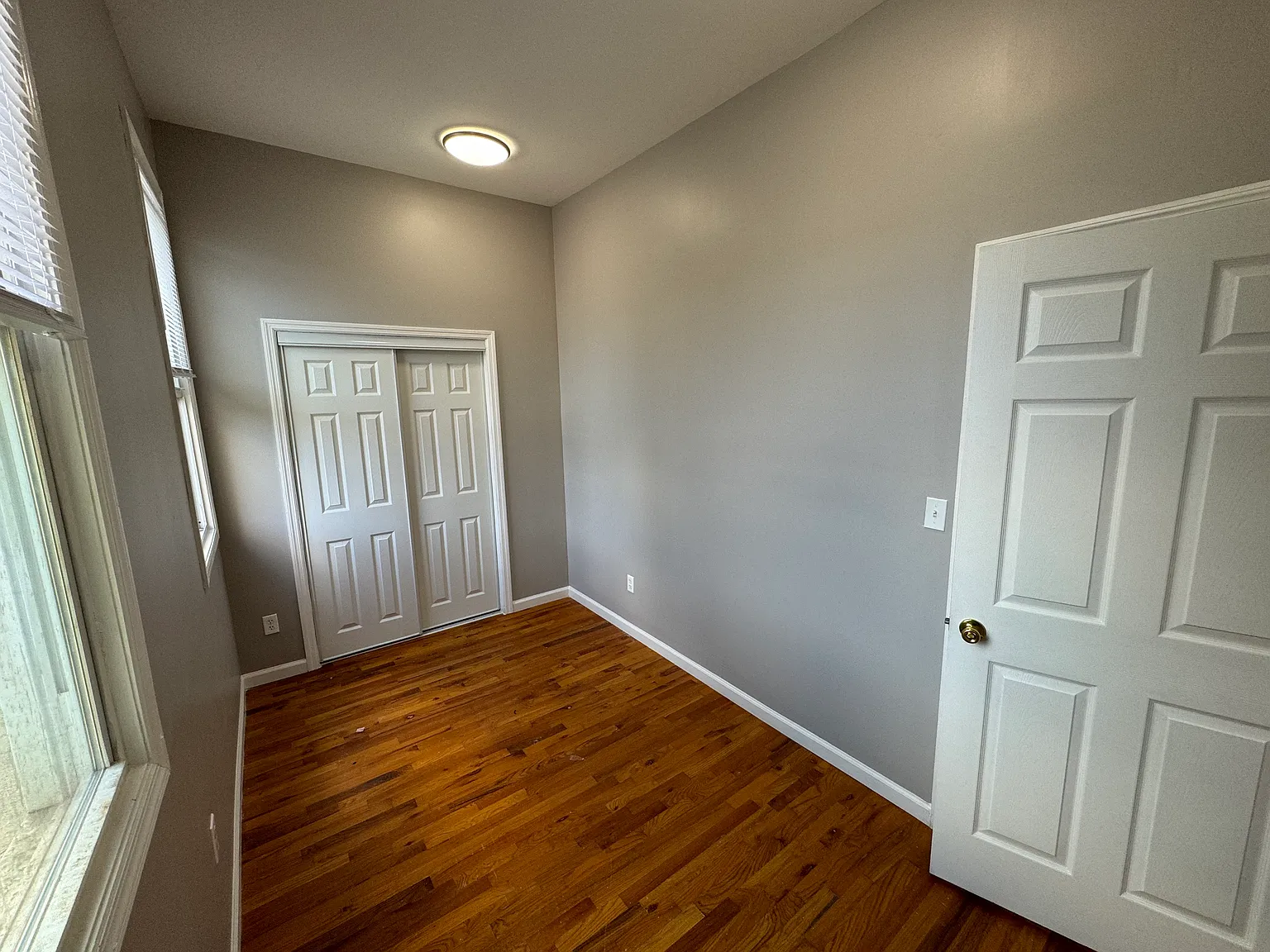 2 bed, 1000 sqft, $2,025 — Photo 4