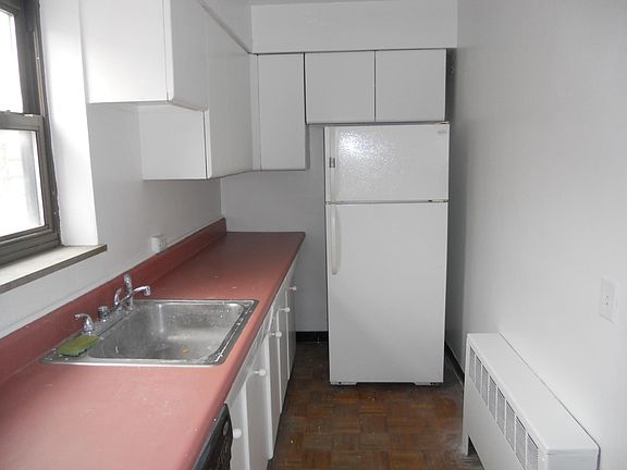 4th image of 277 Linwood Ave APT 11A