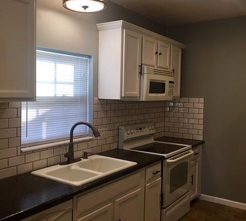 4th image of 535 Buttinger St