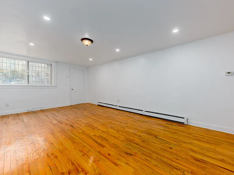 657 E 96th St #1 — Photo 2