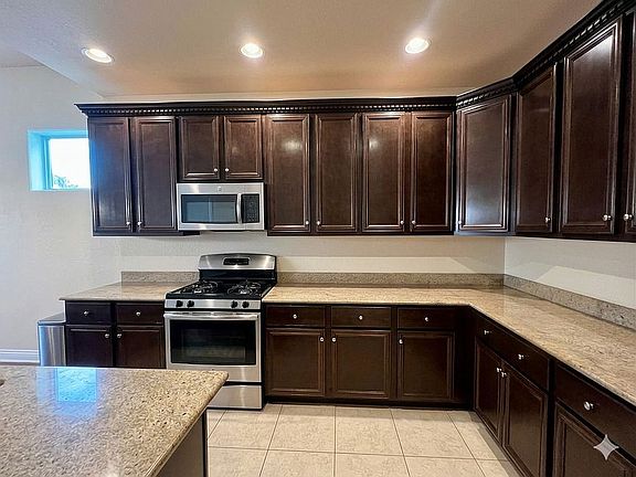 5th image of 2927 S Pardo Calle #14A