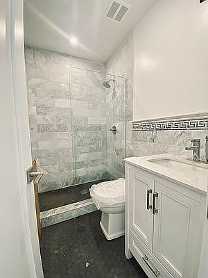4th image of 78 Christopher St #4