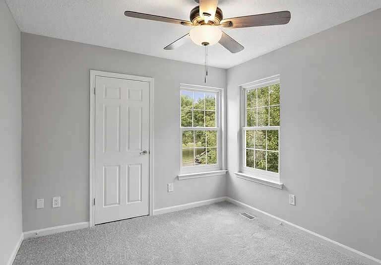 2258 N Tollgate Cir — Photo 15