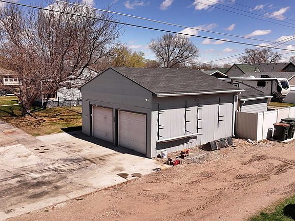 4th image of 919 N Jessie Ave.