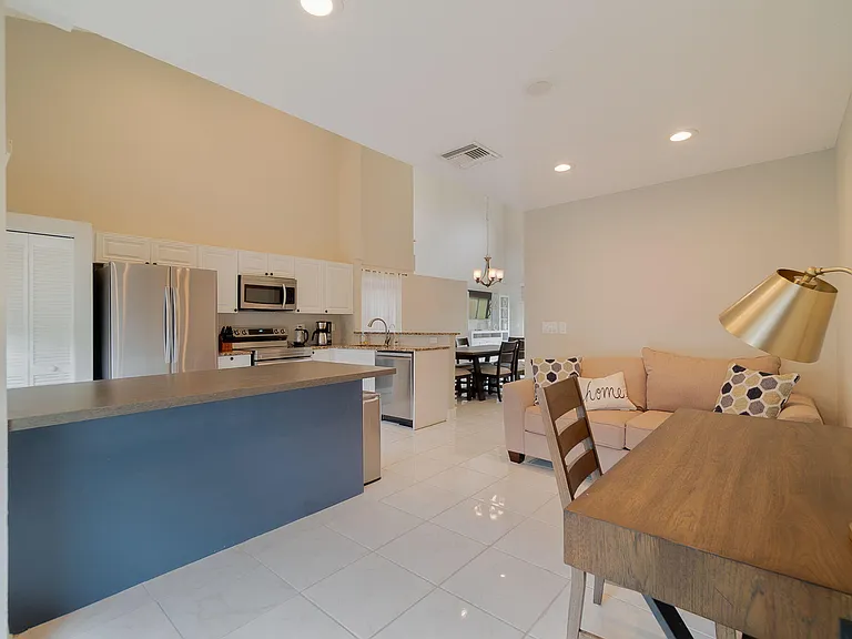 13547 Fountain View Blvd — Photo 9