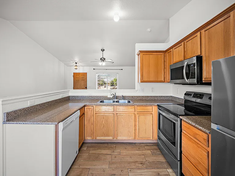 1355 Lords Hill Dr — Photo 11
