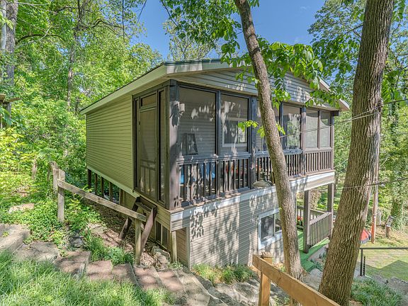 3rd image of 195 Lindenlure Drive