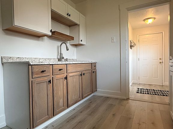 5th image of 65 Slocum Heights Rd
