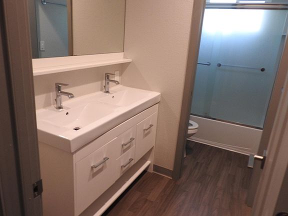 5th image of 1317 F St APT 9