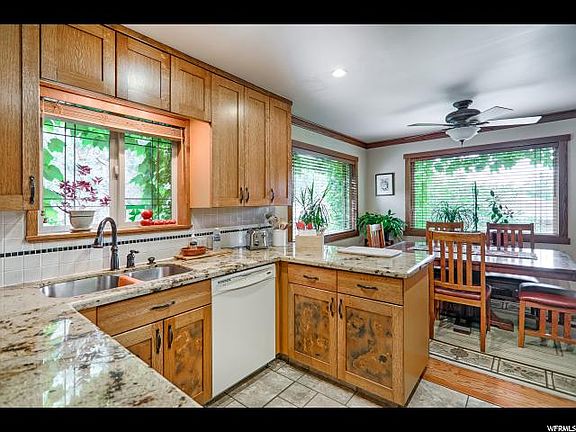 2nd image of 2395 E Blaine Ave