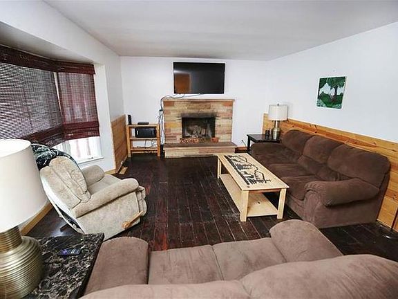 3rd image of 3344 N Douglas Dr