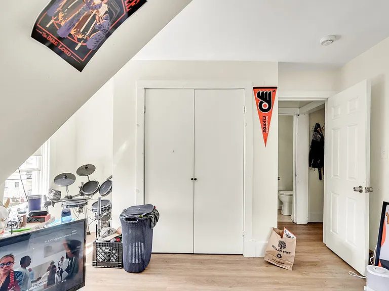 20 Ashford St #1A — Photo 9