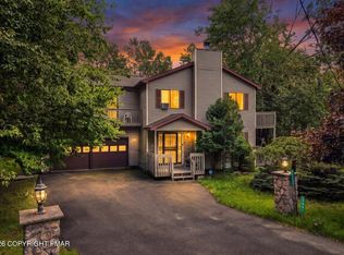 7901 Sleepy Hollow Dr, Tobyhanna, PA 18466