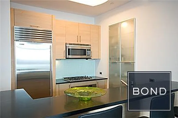 Rented by Bond New York | media 14