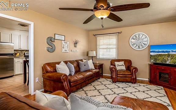 3rd image of 1116 Horseshoe Dr