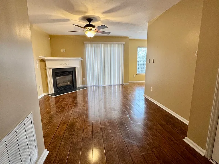 2506 B Bluff View Ct #B — Photo 19