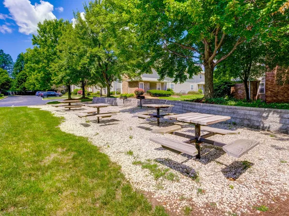 Woodbury Commons, 6128 Stumph Rd #2-308, Cleveland, OH 44130