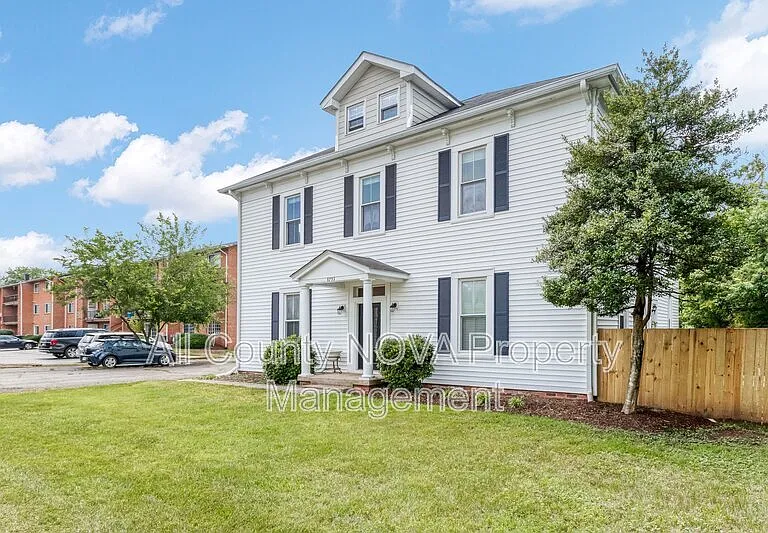 8753 Signal Hill Rd #4 — Photo 3