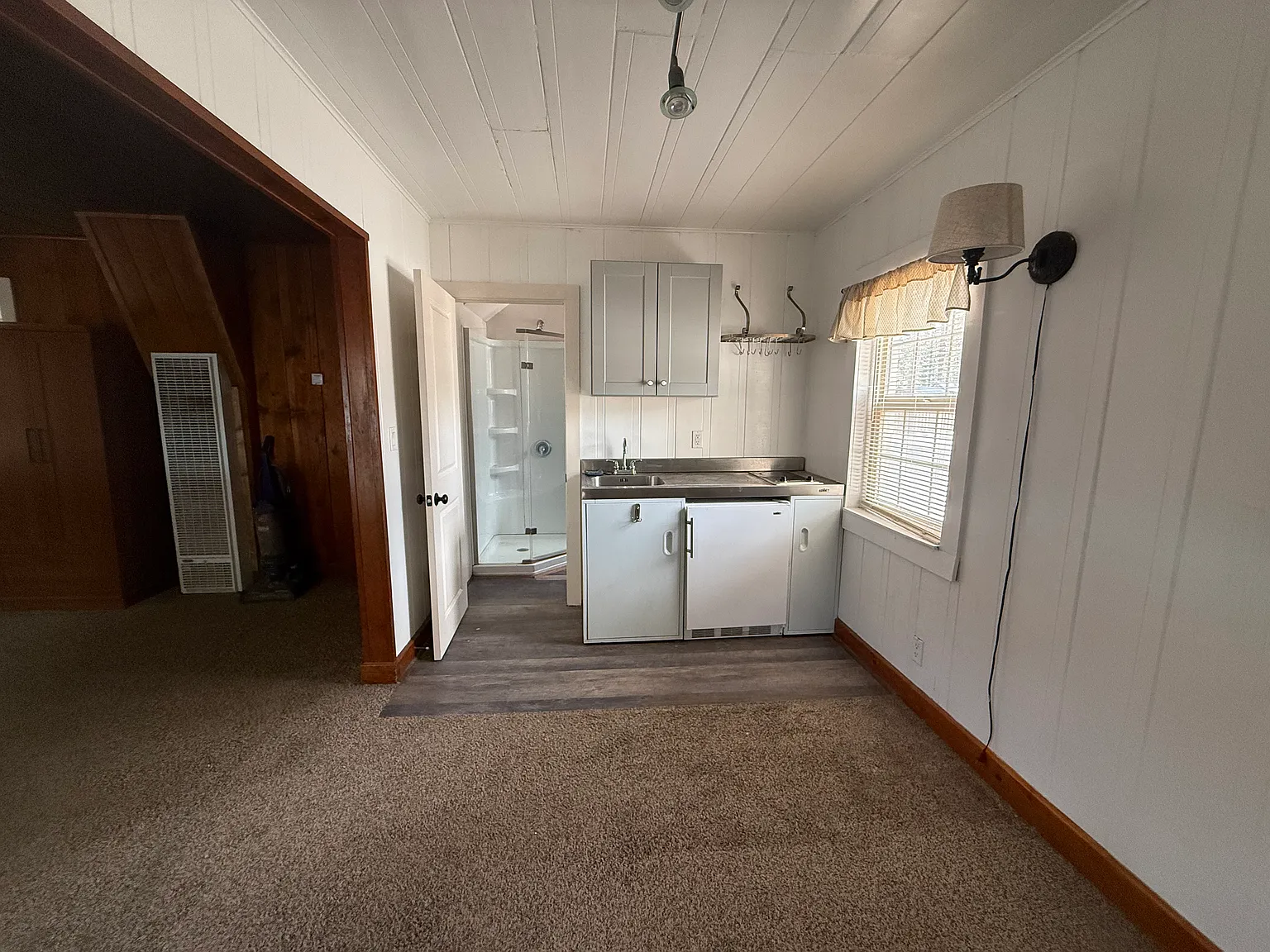 Studio, 400 sqft, $1,600 — Photo 3