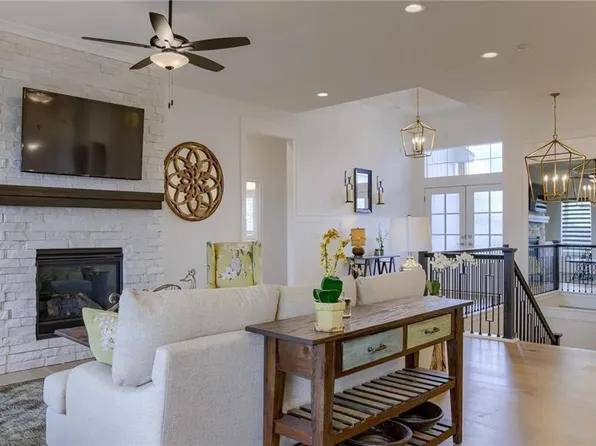 25485 W 92nd St, Lenexa, KS 66227