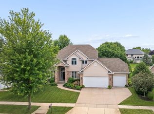 2917 E Fallcreek Ln, Appleton, WI 54913