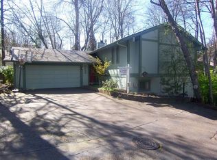 9711 SW Quail Post Rd, Portland, OR 97219