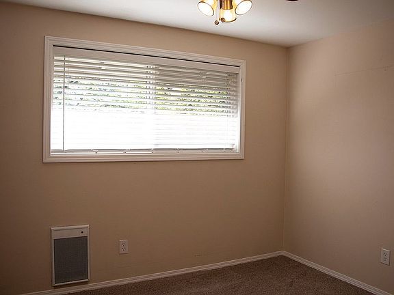 4th image of 1311 NE 108th Ave