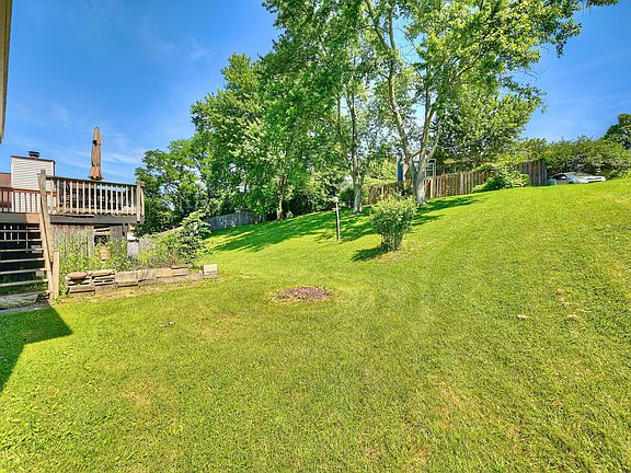 4th image of 1204 Constitution Dr