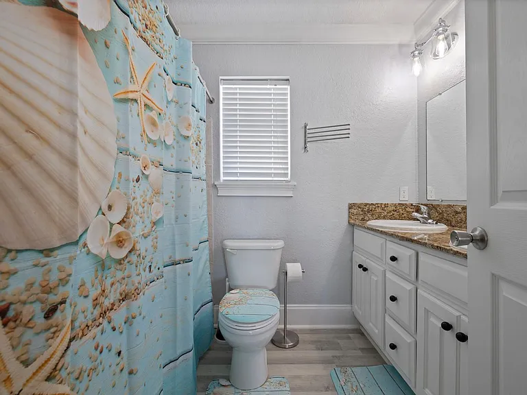 3rd Floor Master Bathroom