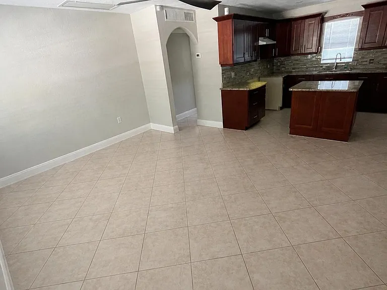 813 Joel Blvd — Photo 12
