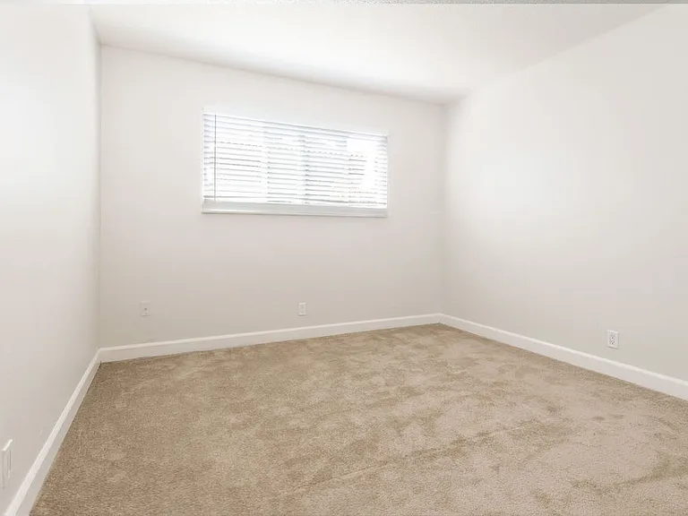 Solaris Apartments — Photo 31